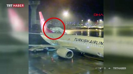 İstanbul'da THY uçağına merdiven aracı çarptı