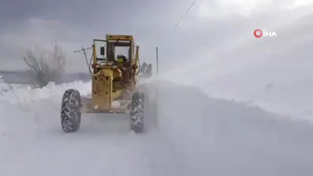 Kar Kalınlığının 1 Metreyi Aştığı Ilgaz ve Küre Dağları'nda Ekiplerin Zorlu Kar Mücadelesi Devam...