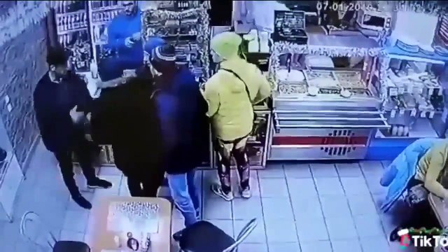 Интересно, из-за чего всё началось.