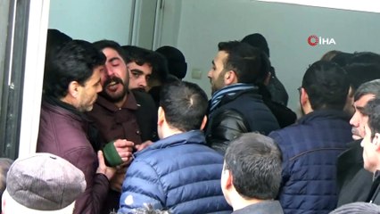 Okul servisinin altında kalan 58 yaşındaki adam hayatını kaybetti