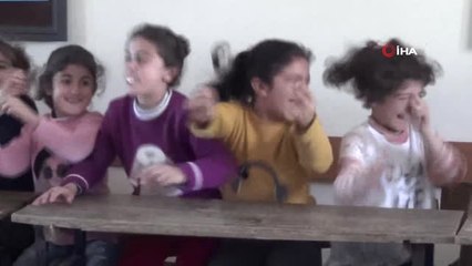 Hayatlarında İlk Defa Hacıvat ile Karagöz'ü İzlediler