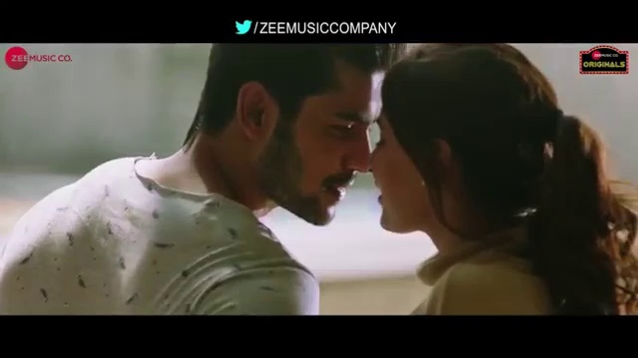 Karishma sharma hot kiss