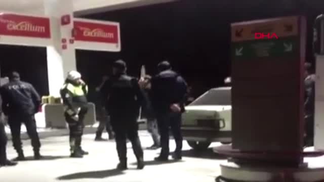 Manisa Çevik Kuvveti Taşıyan Otobüsün Şoförüne Silah Çekince Hayatlarının Şokunu Yaşadılar