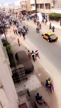 Modou VS Balla : Des agresseurs attaquent deux femmes, la vidéo de trop