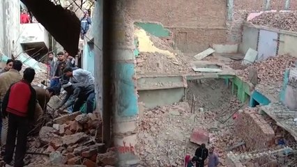 नोएडा: सेक्टर-31 के निठारी गांव  में दो मंजिला इमारत गिरी, दो बच्चे घायल