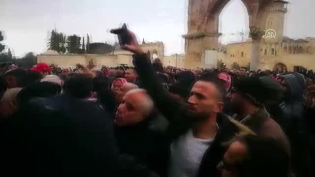 İsrail Polisi Mescid-i Aksa Müdürü'nü Darbetti