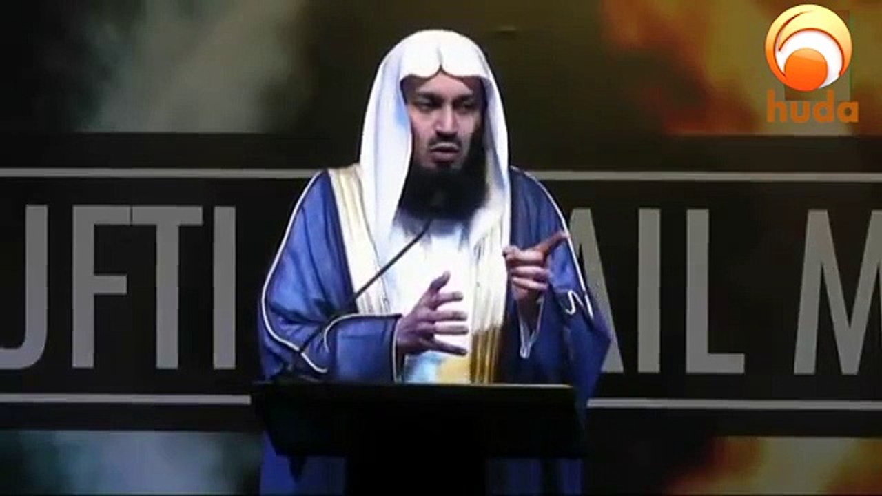 How to Maintain Khushuaa in the Salah Mufti Menk ? #HUDATV