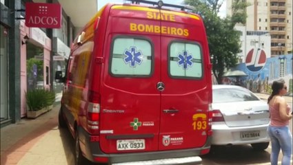 Batida entre carro e moto deixa homem ferido no Centro