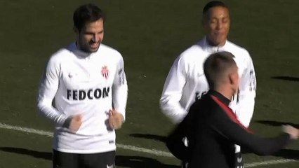 La nuova sfida di Fàbregas, al servizio di Thierry Henry