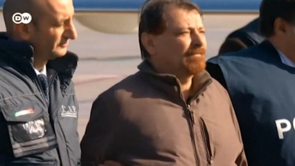 Battisti chega à Itália para cumprir pena por homicídio