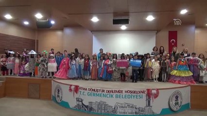Öğrenciler Atık Eşyadan Hazırladıkları Kıyafetlerle Podyuma Çıktı