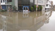 Vizcarra supervisa trabajos en zona inundada con aguas residuales en Lima