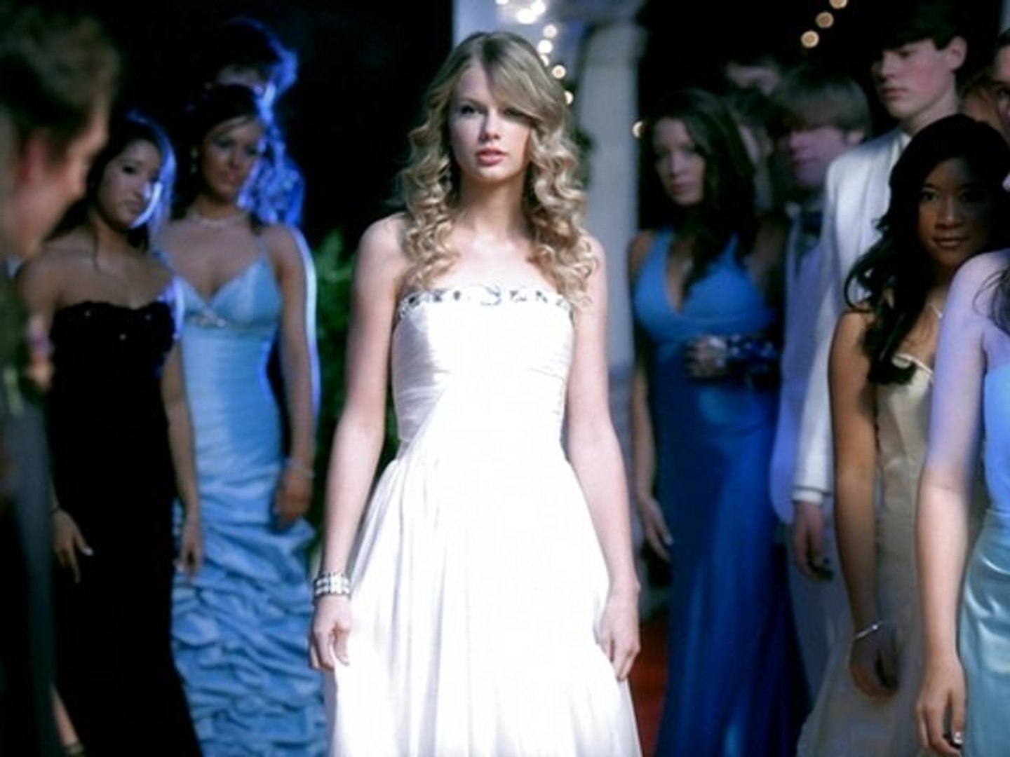 Taylor Swift - You Belong With Me 