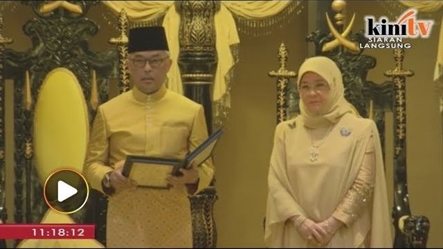 Sultan Abdullah proclaimed as the sixth Sultan of Pahang