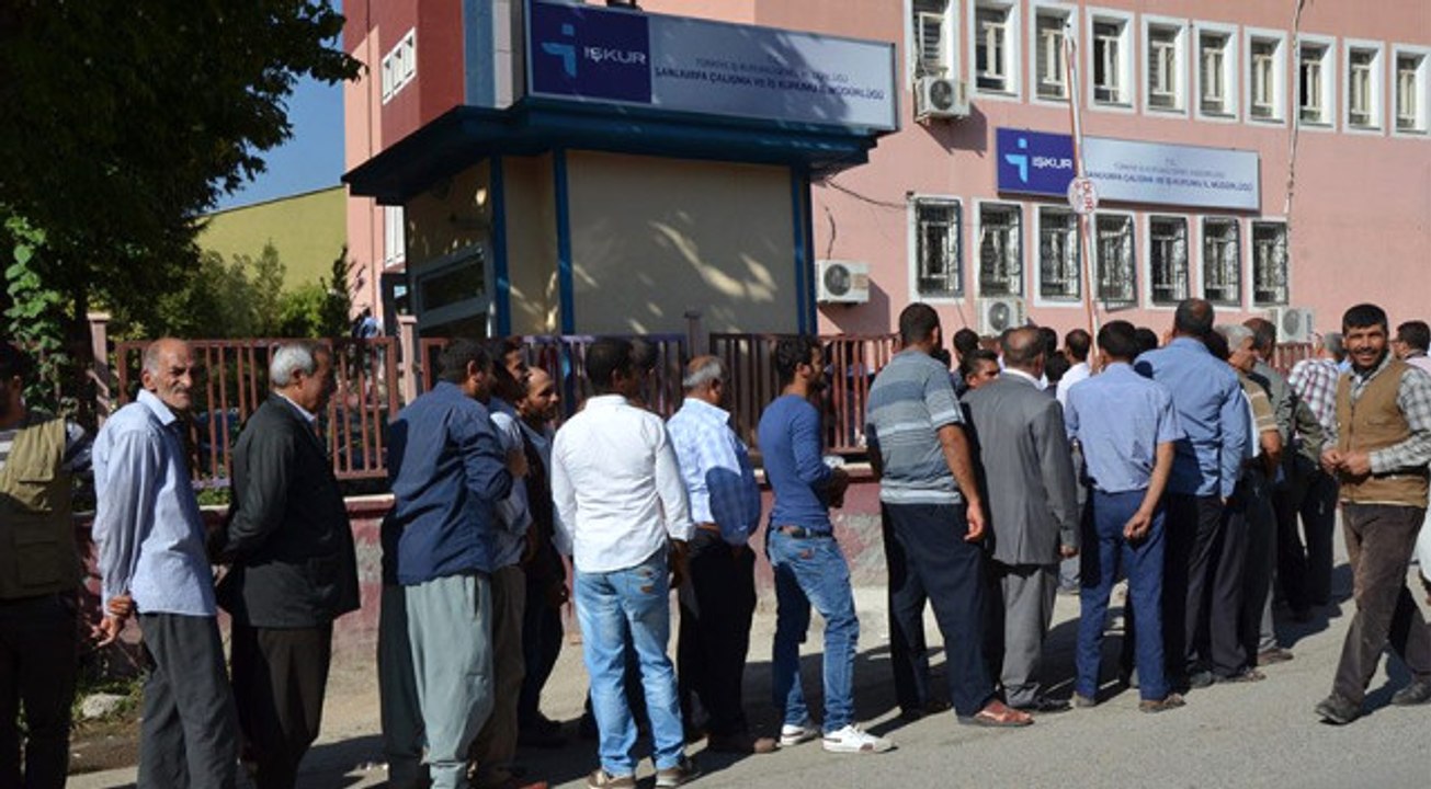 İşsizlik Oranı, Ekim 2018'de Bir Önceki Yılın Aynı Ayına Göre 1,3 Puan Artarak Yüzde 11,6 Oldu.