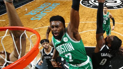 NBA : Jaylen Brown dunke sur Brooklyn dans le Top 10