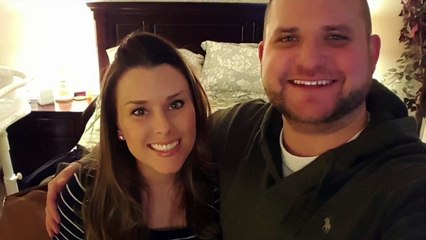 Toma una foto de su mujer embarazada pero lo que se cuela por detrás les deja sin palabras