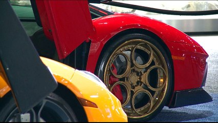 Detroit Auto Show: Carmakers grapple with trade war