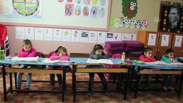 Köydeki çocuklara yardım, gençlere konser - SİİRT