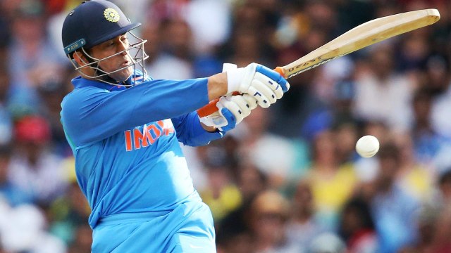 India Vs Australia 2nd ODI: MS Dhoni back to form as India win Adelaide ODI| वनइंडिया हिंदी