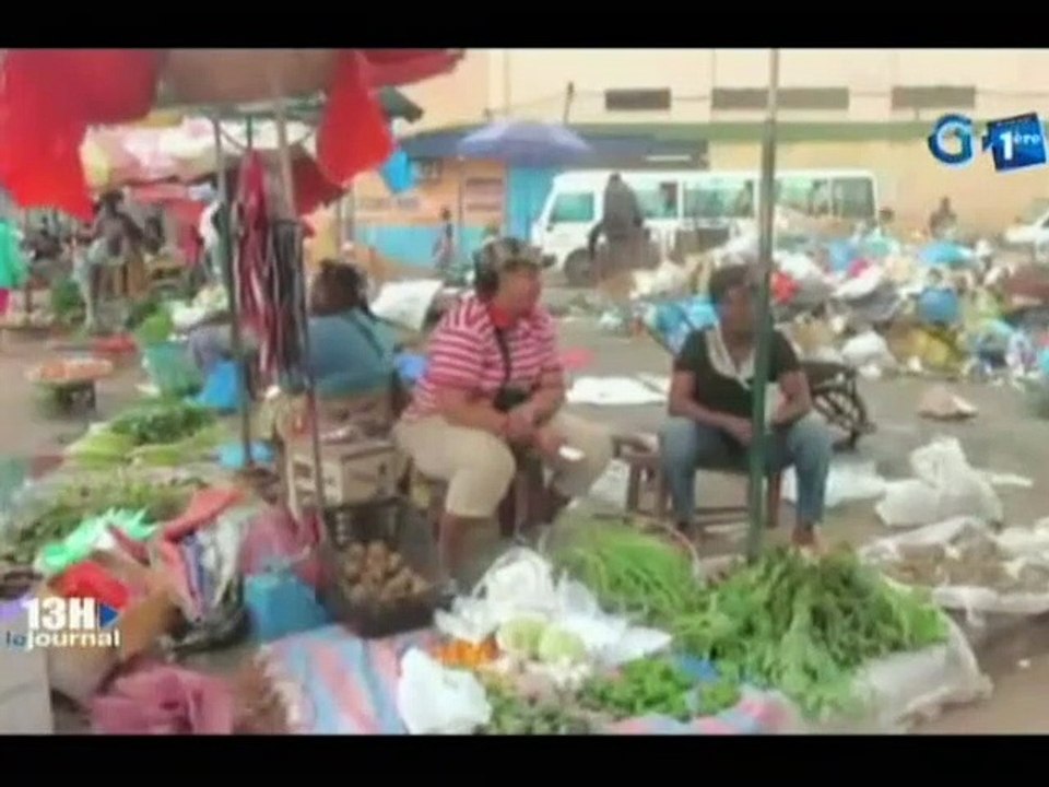 RTG - Le gouverneur échange avec les commerçants à Francevillle pour mettre fin à l’anarchie