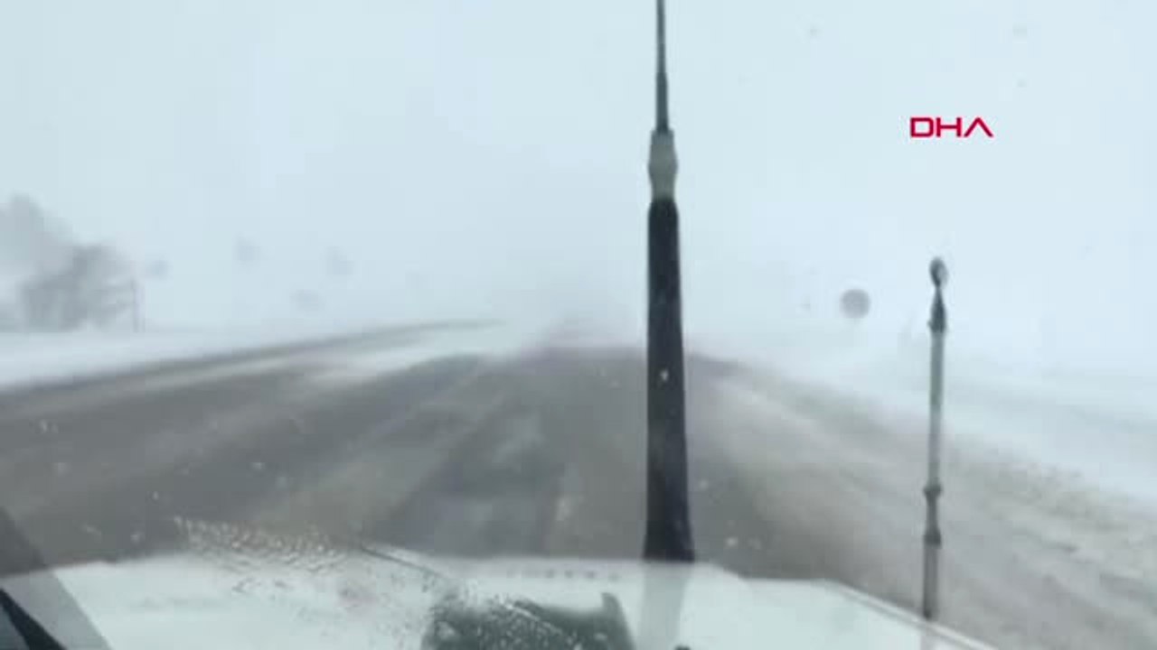 Sivas Kar ve Tipi Nedeniyle Sivas-Erzincan Yolu Ulaşıma Kapandı