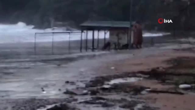 Antalya'da Fırtına Balıkçıları da Vurdu, Balıkçılar Tekneleri Kurtarma Telaşına Düştü
