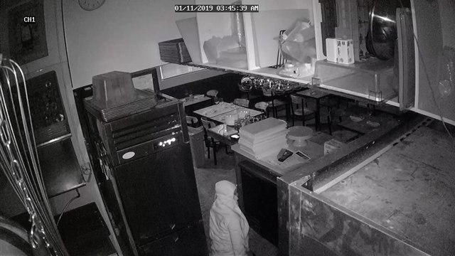 Security Camera Catches Suspicious Sneaking
