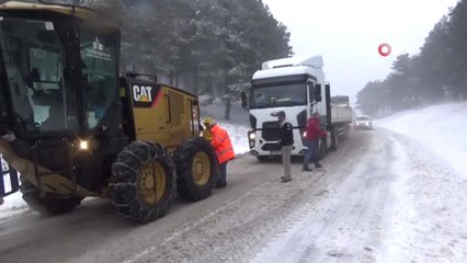 Kazdağlarında Kar Yağışı Trafiği Olumsuz Etkiliyor