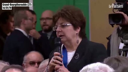 Une maire à Macron : « Je ne me suis pas levée car vous m'avez déçu »