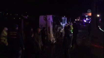 Yalova-Bursa karayolunda yolcu otobüsü devrildi - YALOVA