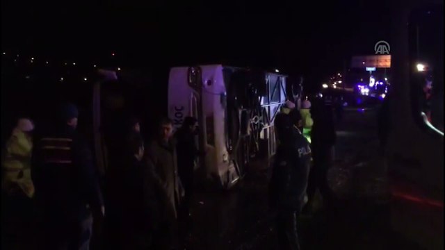 Yalova-Bursa karayolunda yolcu otobüsü devrildi - YALOVA