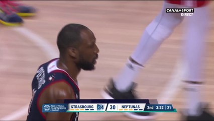 Basketball Champions League - 11ème journée : Flo Pietrus à 3 points avec la planche !