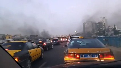 Vidéo. La VDN bloquée par des pneus en feu, le siège de l’APR saccagé