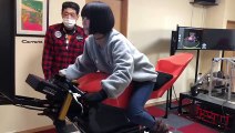 落下寸前！ MotoGP公認のシミュレーターにチャレンジしてきました！（美環ちゃん 編） ( 720 X 1280 )