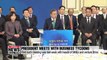 Pres. Moon calls on conglomerates to invest and create jobs