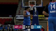 Chris Wright rattles the rim on the finish!