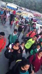 MIGRANTES HONDUREÑOS ROMPEN CERCO FRONTERIZO