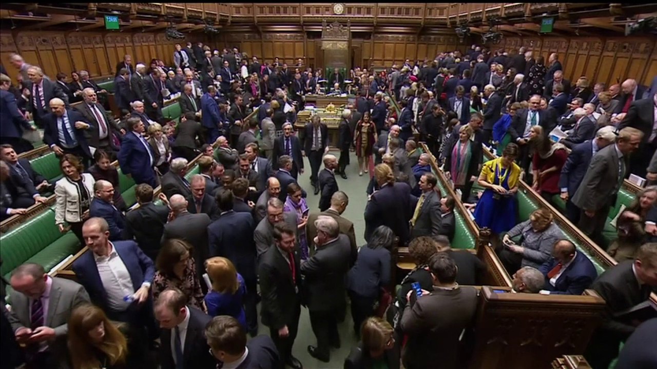 "Membres du Parlement, séparez-vous!" Ce moment où les parlementaires britanniques rejettent l'accord du Brexit