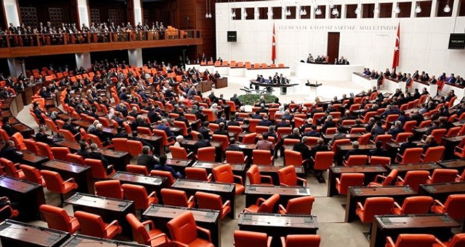 Teklif Meclis'te Kabul Edildi: En Düşük Yaşlılık ve Malullük Aylığı Bin Lira Olacak