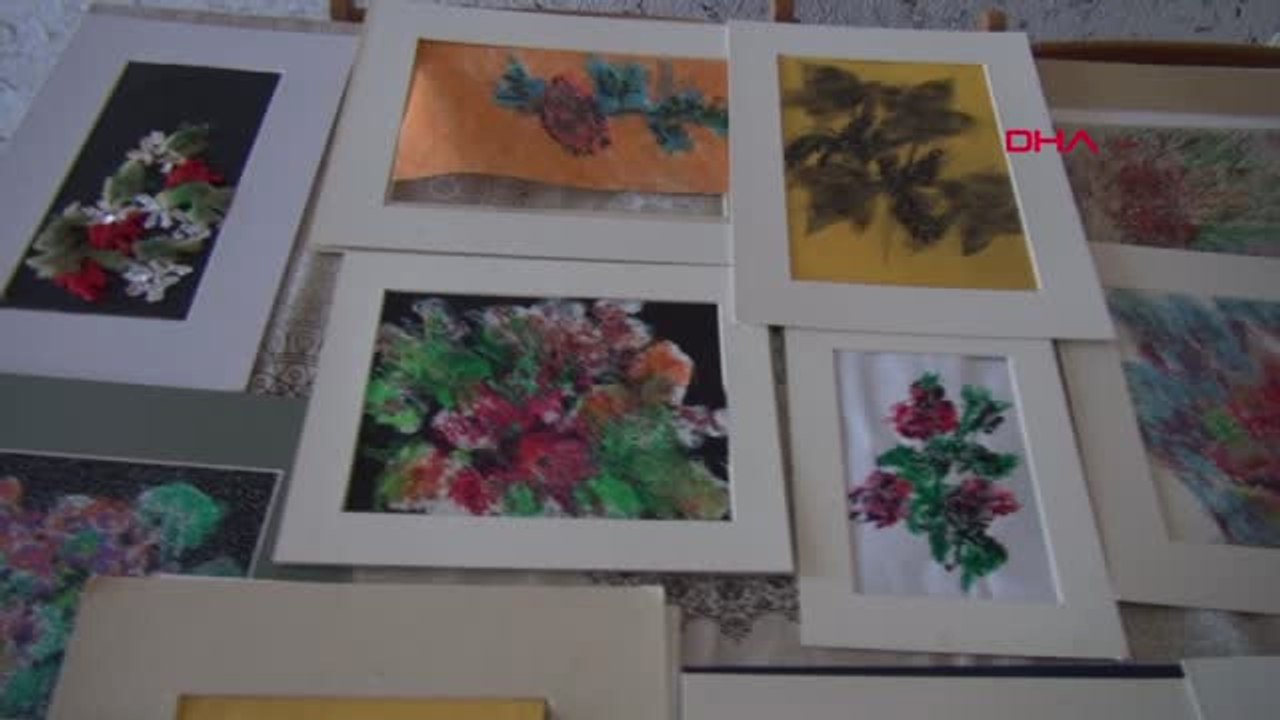 İzmir Görme Engelini Resim Yaparak Aşıyor