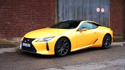 سيارة لكزس إل سي 500 الفاخرة