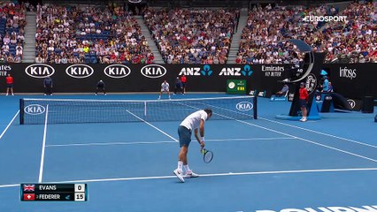 Face au redoutable Evans, Federer a haussé son niveau : son succès en images