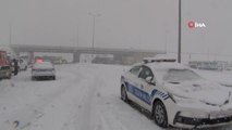 Kayseri-Malatya Yolu Yoğun Kar Yağışı Nedeniyle Ulaşıma Kapandı