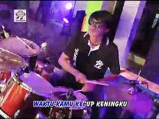 Yessy Kurnia - Satu Jam Saja [Official Music Video]