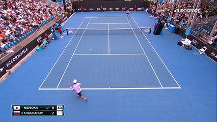 16 aces, 49 coups gagnants, Khachanov a torpillé Nishioka