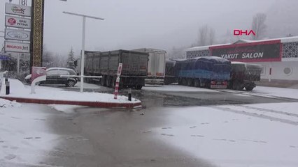 Tokat'ta Kar Yağışı Ulaşımı Aksattı