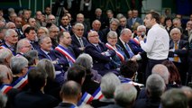 Macron : 6H30 face aux maires français, et une petite phrase qui tue