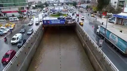 Adana'da Evleri Su Bastı! Yollar Göle Döndü...