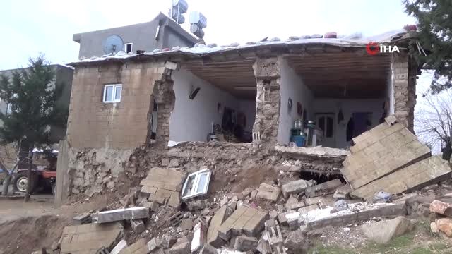 Yağmura Dayanamayan Evin Duvarı Yıkıldı